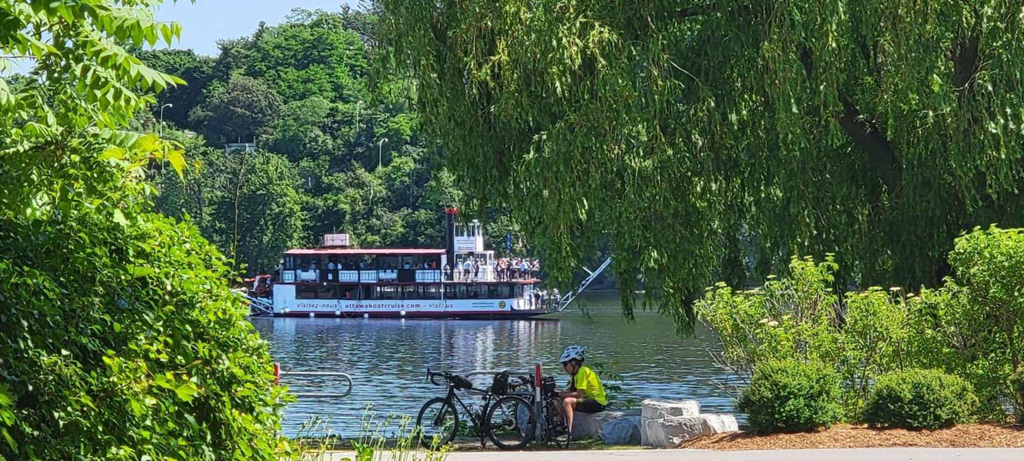 Kokomo Inn Bed And Breakfast Ottawa-Gatineau'S Only Tropical Riverfront B&B On The National Capital Cycling Pathway Route Verte #1 - For Adults Only - Chambre D'Hotes Tropical Aux Berges Des Outaouais Bnb #17542O Kültér fotó