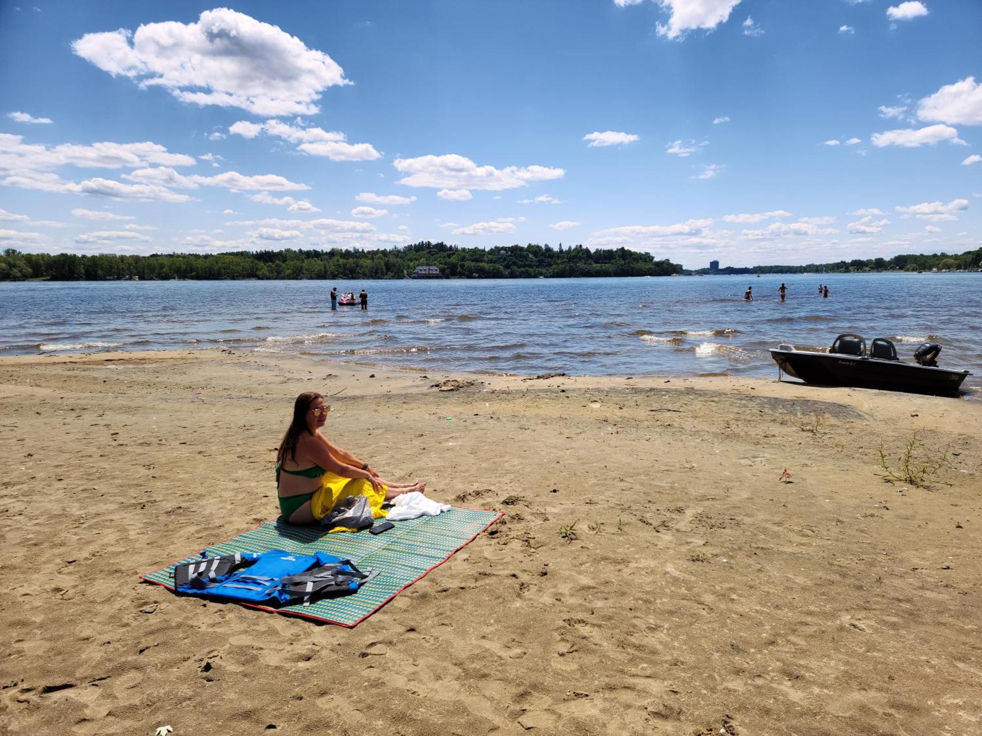 Kokomo Inn Bed And Breakfast Ottawa-Gatineau'S Only Tropical Riverfront B&B On The National Capital Cycling Pathway Route Verte #1 - For Adults Only - Chambre D'Hotes Tropical Aux Berges Des Outaouais Bnb #17542O Kültér fotó