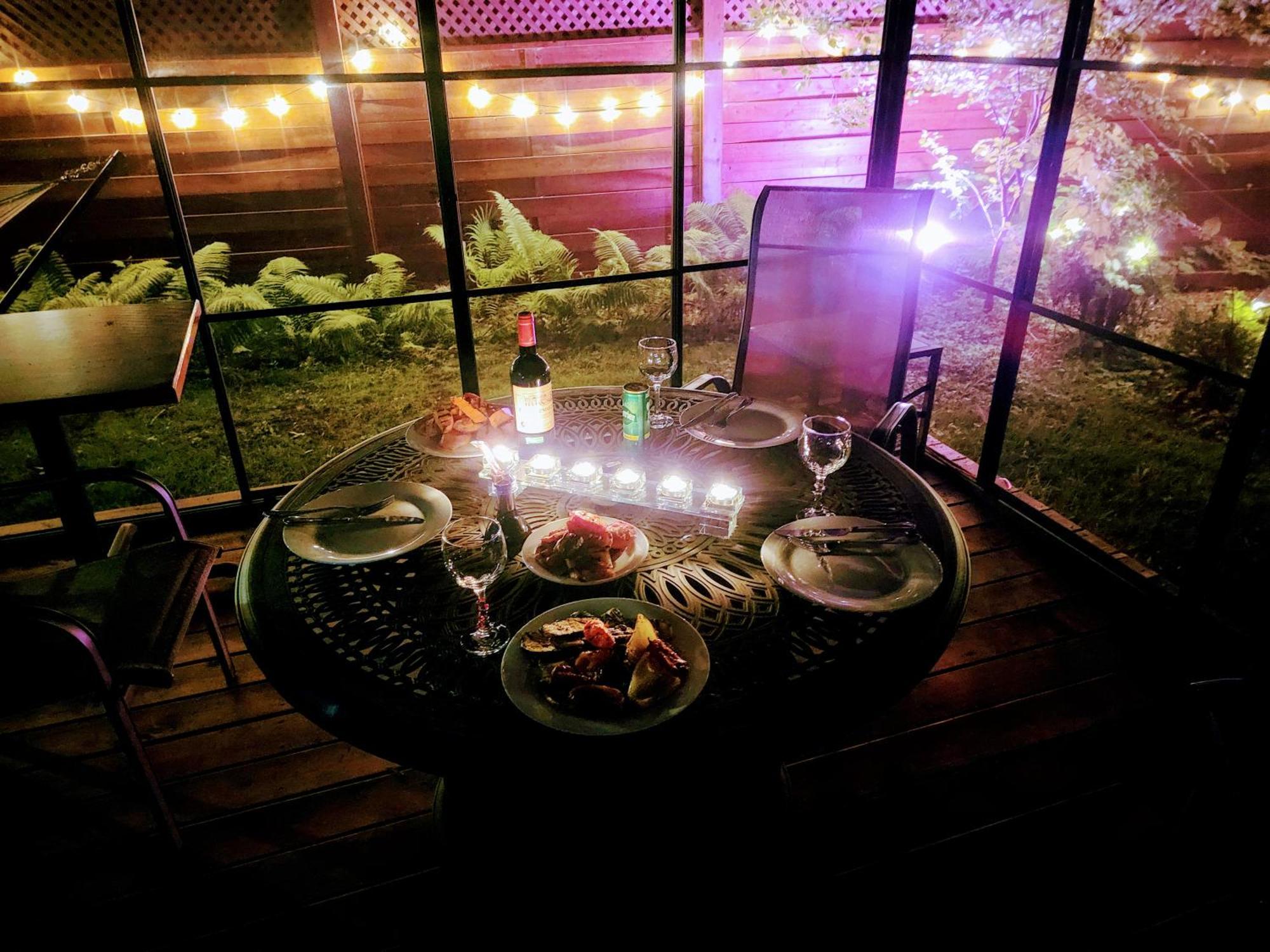 Kokomo Inn Bed And Breakfast Ottawa-Gatineau'S Only Tropical Riverfront B&B On The National Capital Cycling Pathway Route Verte #1 - For Adults Only - Chambre D'Hotes Tropical Aux Berges Des Outaouais Bnb #17542O Kültér fotó