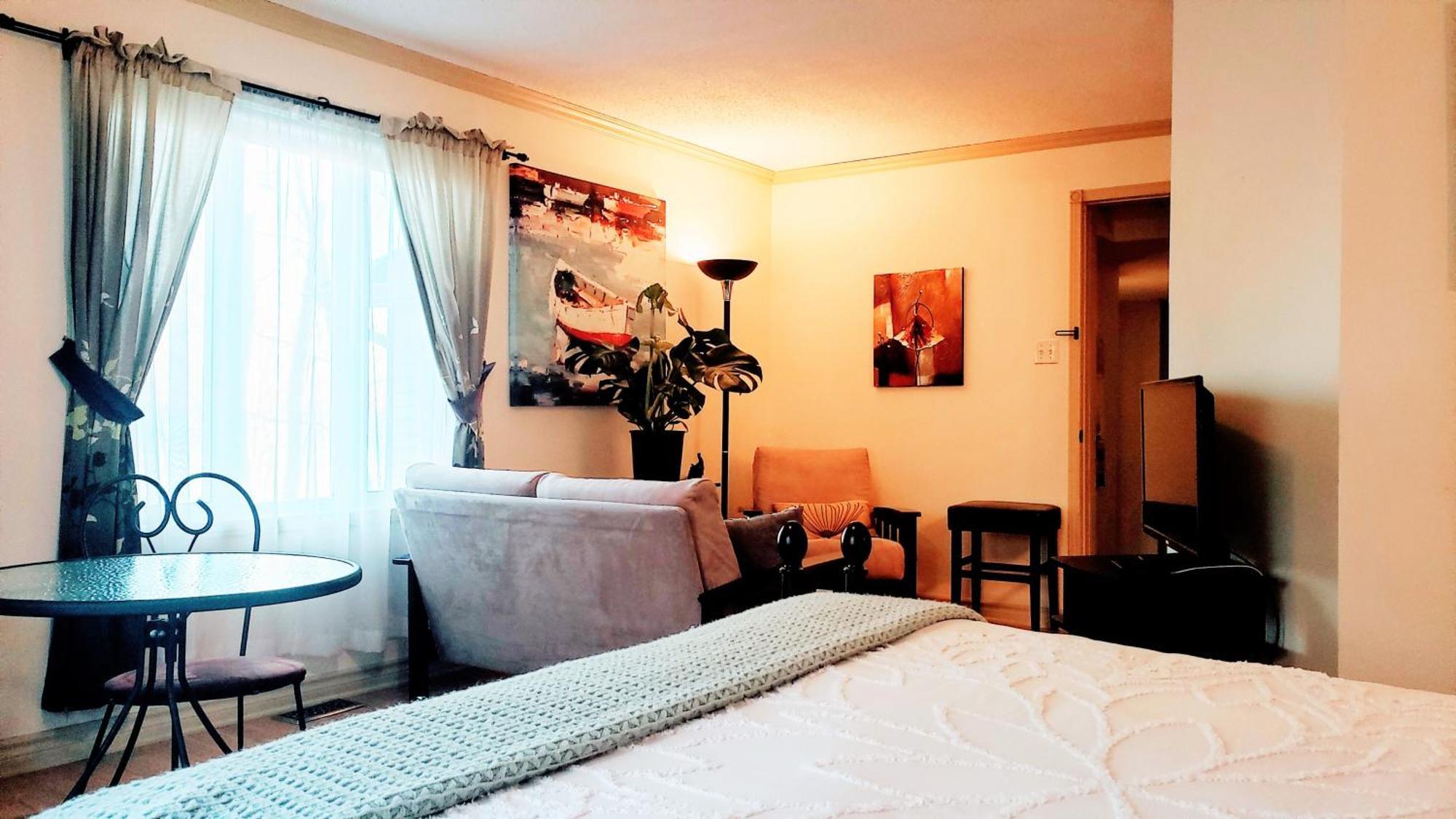Kokomo Inn Bed And Breakfast Ottawa-Gatineau'S Only Tropical Riverfront B&B On The National Capital Cycling Pathway Route Verte #1 - For Adults Only - Chambre D'Hotes Tropical Aux Berges Des Outaouais Bnb #17542O Kültér fotó