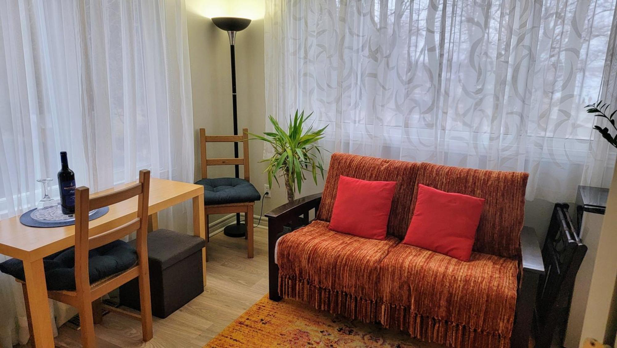 Kokomo Inn Bed And Breakfast Ottawa-Gatineau'S Only Tropical Riverfront B&B On The National Capital Cycling Pathway Route Verte #1 - For Adults Only - Chambre D'Hotes Tropical Aux Berges Des Outaouais Bnb #17542O Szoba fotó