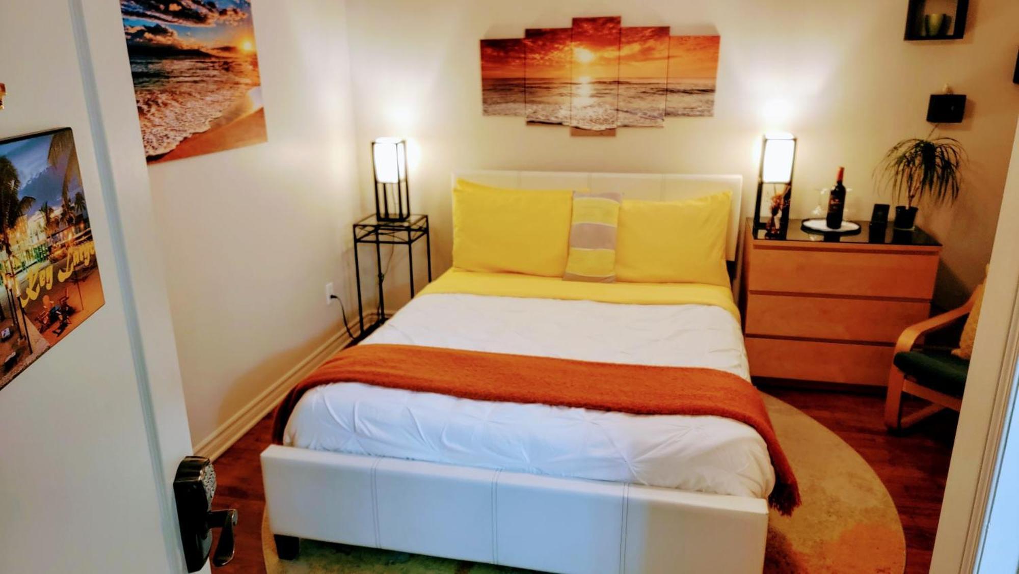 Kokomo Inn Bed And Breakfast Ottawa-Gatineau'S Only Tropical Riverfront B&B On The National Capital Cycling Pathway Route Verte #1 - For Adults Only - Chambre D'Hotes Tropical Aux Berges Des Outaouais Bnb #17542O Szoba fotó