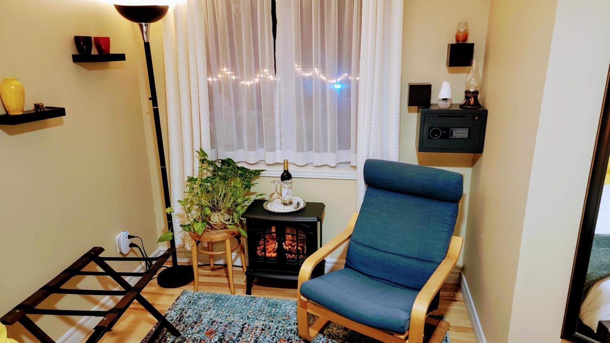 Kokomo Inn Bed And Breakfast Ottawa-Gatineau'S Only Tropical Riverfront B&B On The National Capital Cycling Pathway Route Verte #1 - For Adults Only - Chambre D'Hotes Tropical Aux Berges Des Outaouais Bnb #17542O Szoba fotó